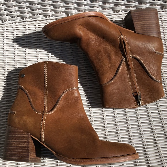 UGG Annie Leather Round Toe Stacked Heel Chestnut 1095061 - Picture 1 of 8